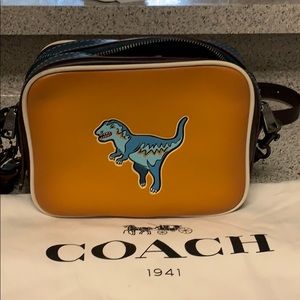 Rare COACH Rexy Dylan 1941 crossbody zip-up camera style bag.